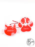Adornos navideños personalizados con silueta de gato y huella de mascota en rojo y blanco